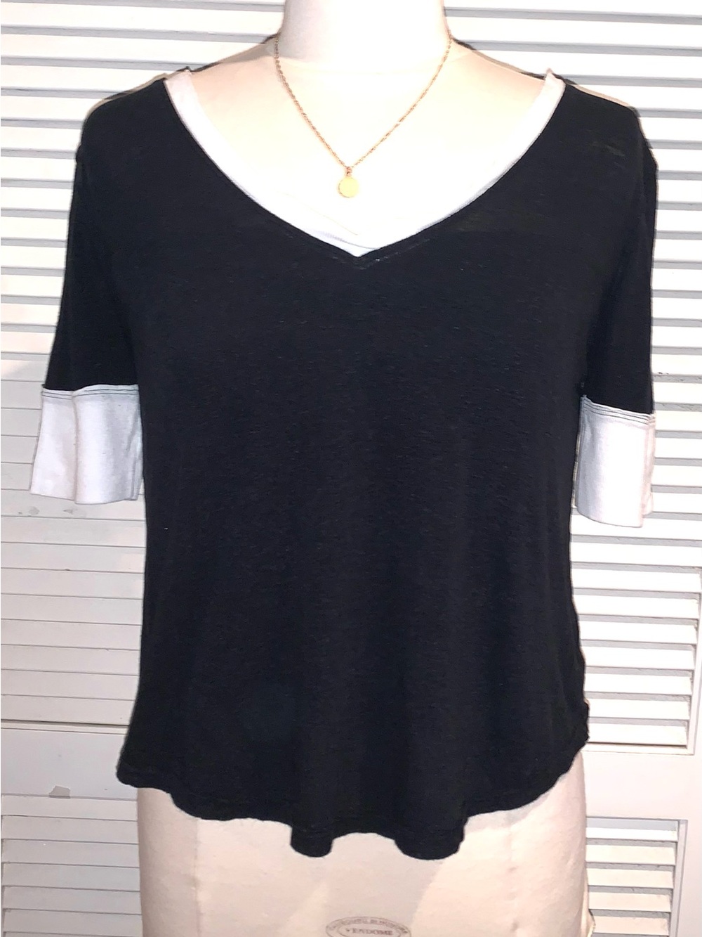 Free People V-Neck Short Sleeve Women black and white color block tshirt XS